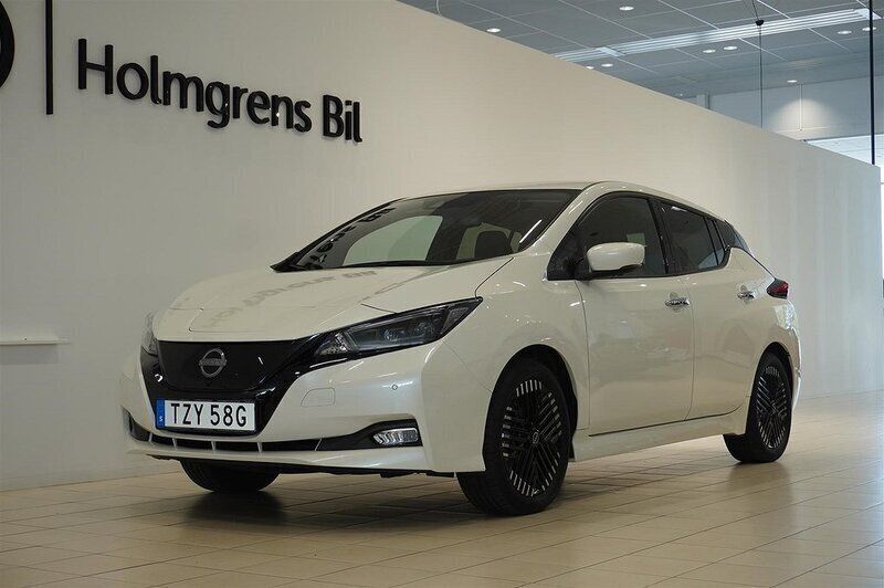 Vit Begagnad 2022 Nissan Leaf N-Connecta Halvkombi | 179 900 kr (Marknadspris) - Bild 1/4