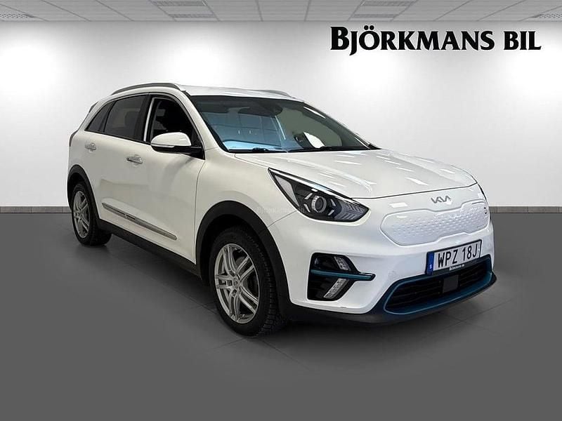 Begagnad Kia e-Niro Advance 150 kW (204 HK) 2021 /ud/ clear white s SUV