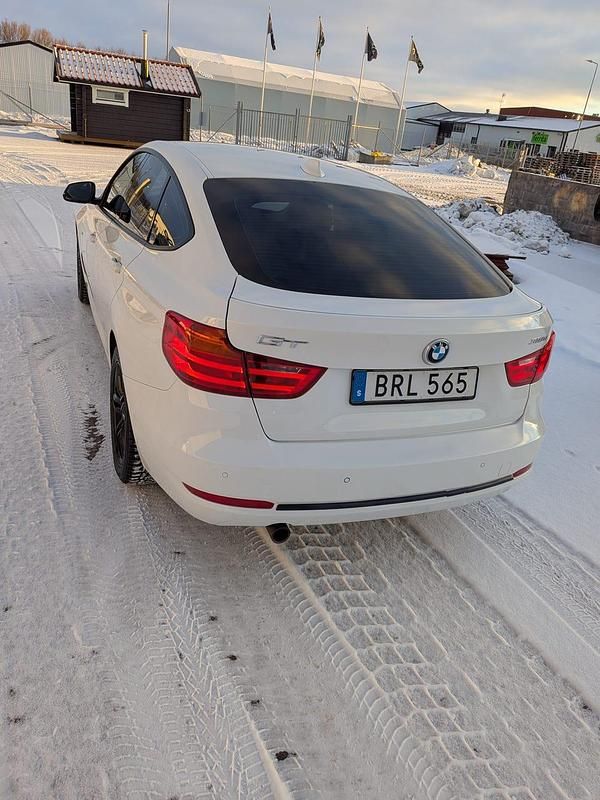 Begagnad BMW 318 Gran Turismo 143 HK (105 kW) 2014