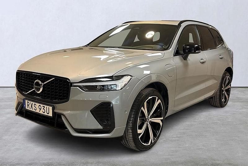 Begagnad Volvo XC60 Plus 355 HK (261 kW) 2024 Grå SUV