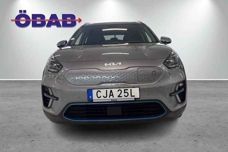 Begagnad Kia e-Niro Advance 150 kW (204 HK) 2022 Grå SUV