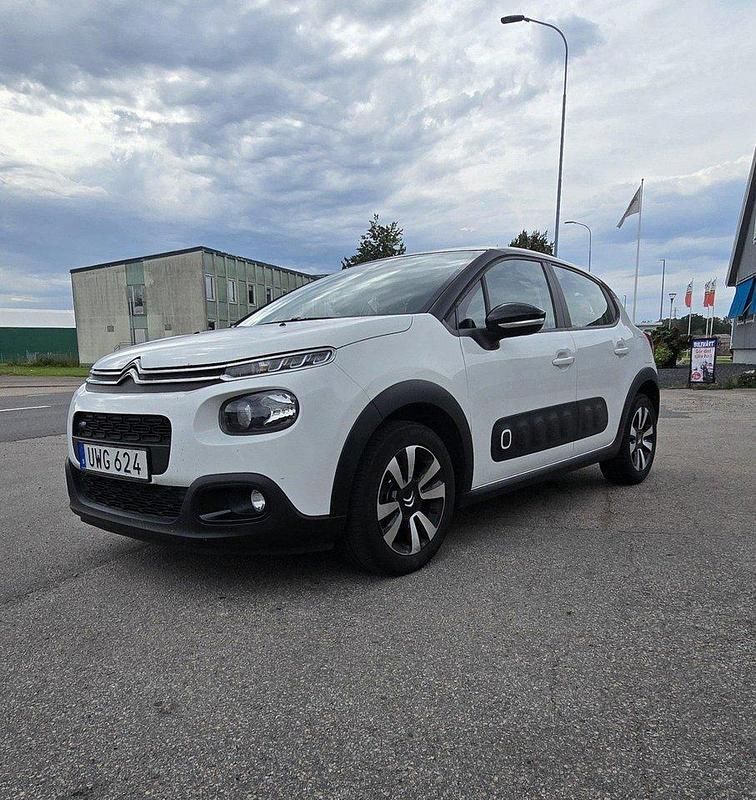 Vit Begagnad 2017 Citroën C3 PureTech Halvkombi | 89 900 kr (Marknadspris) - Bild 1/4