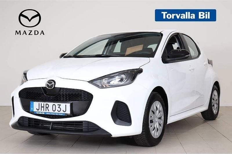 Vit Begagnad 2024 Mazda 2 Center-Line Halvkombi | 219 000 kr (Bra pris) - Bild 1/4