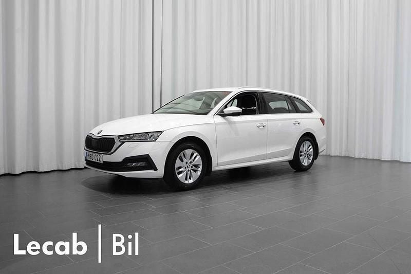 Vit (candy white) Begagnad 2022 Skoda Octavia Kombi | 214 500 kr (Bra pris) - Bild 1/4