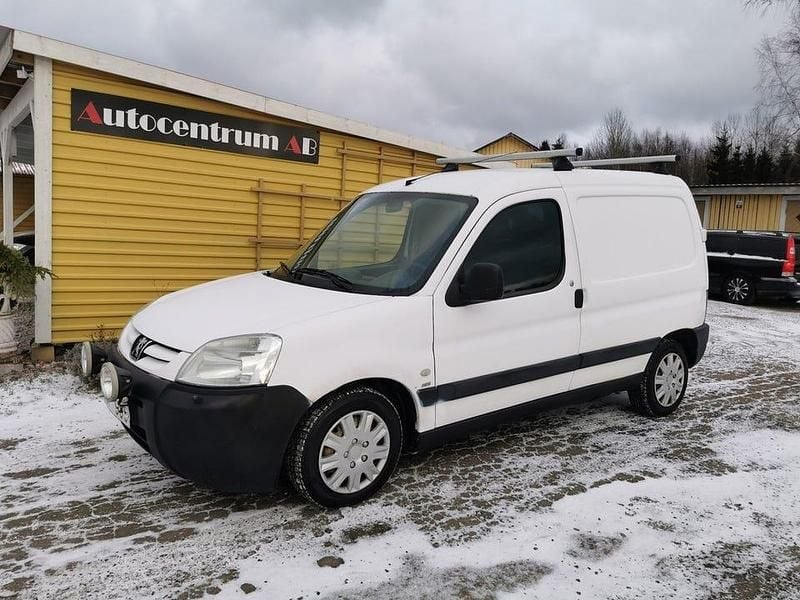 Vit Begagnad 2004 Peugeot Partner Minibuss | 17 500 kr (Marknadspris) - Bild 1/4