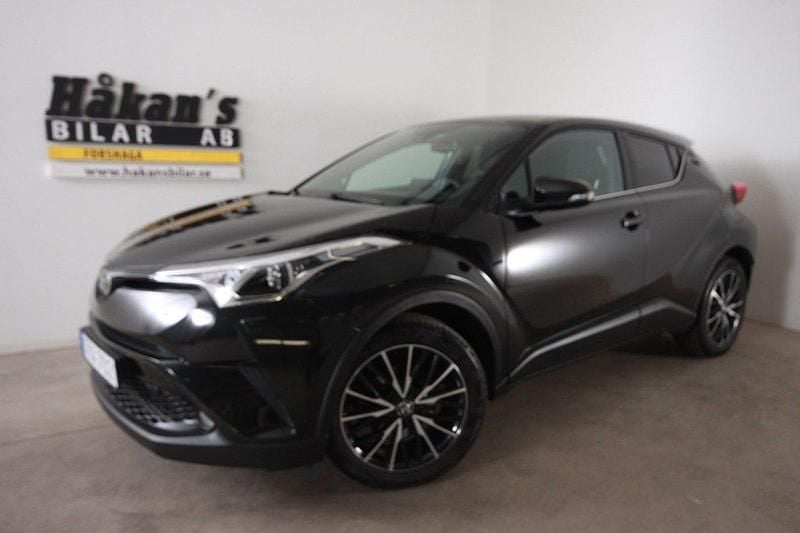 Svart Begagnad 2018 Toyota C-HR Multidrive S SUV | 219 500 kr (Marknadspris) - Bild 1/4