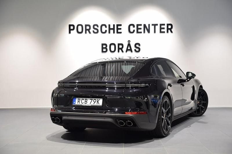 Ny Porsche Panamera 4 470 HK (345 kW) 2026 Svart Sedan