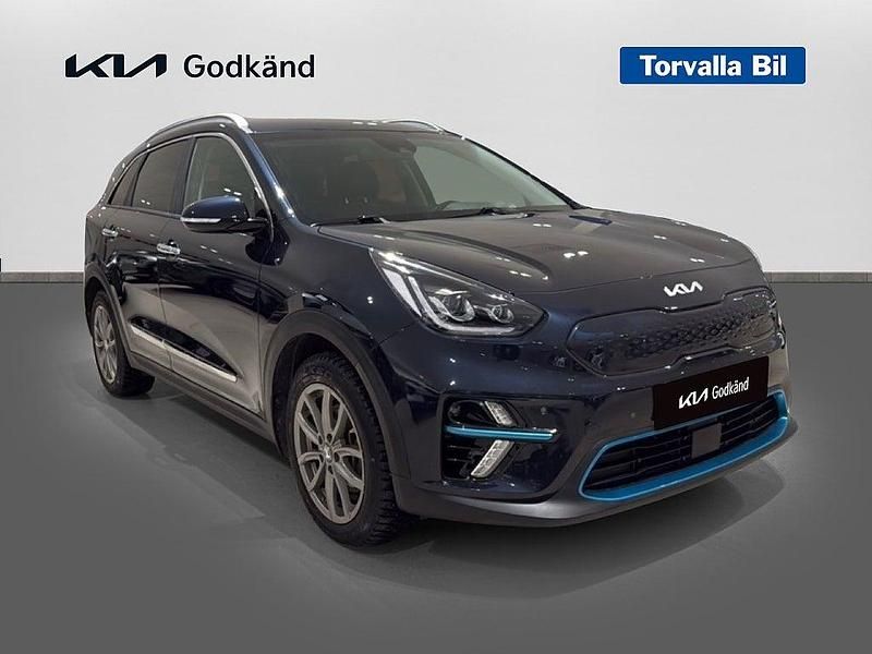 Begagnad Kia e-Niro Advance 150 kW (204 HK) 2022 Blå SUV