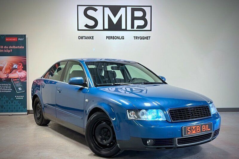 Blå Begagnad 2001 Audi A4 Sedan | 29 900 kr (Dyr) - Bild 1/4