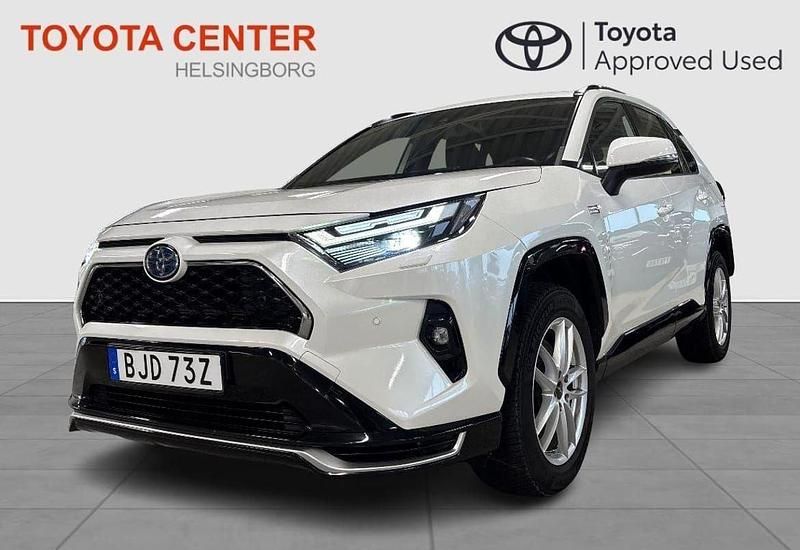 Vit Begagnad 2022 Toyota RAV4 Hybrid Active SUV | 379 900 kr (Marknadspris) - Bild 1/4