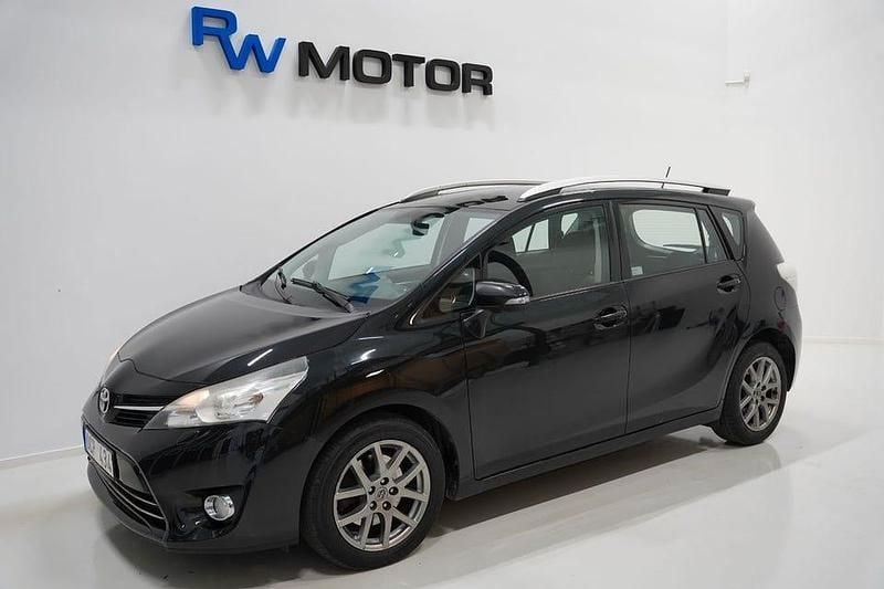 Svart Begagnad 2013 Toyota Verso Minibuss | 114 900 kr (Marknadspris) - Bild 1/4