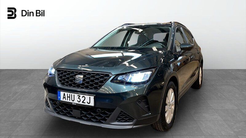 Mörkgrön Begagnad 2022 Seat Arona Style SUV | 159 900 kr (Marknadspris) - Bild 1/4