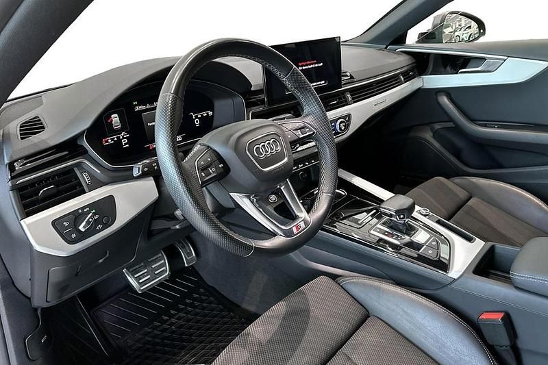 Begagnad Audi A5 Sportback S-Line 268 HK (197 kW) 2023 Grå Halvkombi