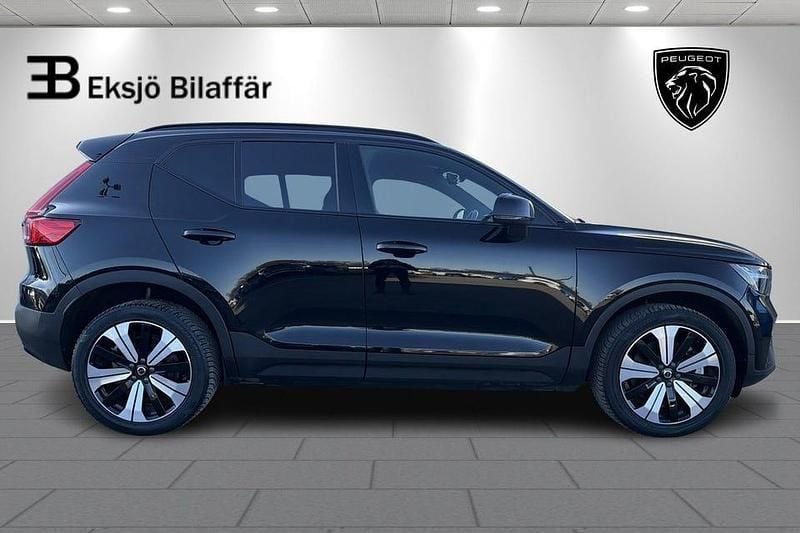 Begagnad Volvo XC40 Core 185 kW (252 HK) 2022 Svart SUV