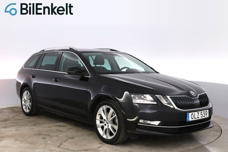 Svart Begagnad 2019 Skoda Octavia Kombi | 224 900 kr (Marknadspris) - Bild 1/4