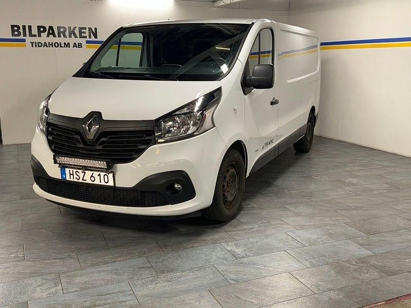 Vit Begagnad 2018 Renault Trafic Van | 99 900 kr (Marknadspris) - Bild 1/4
