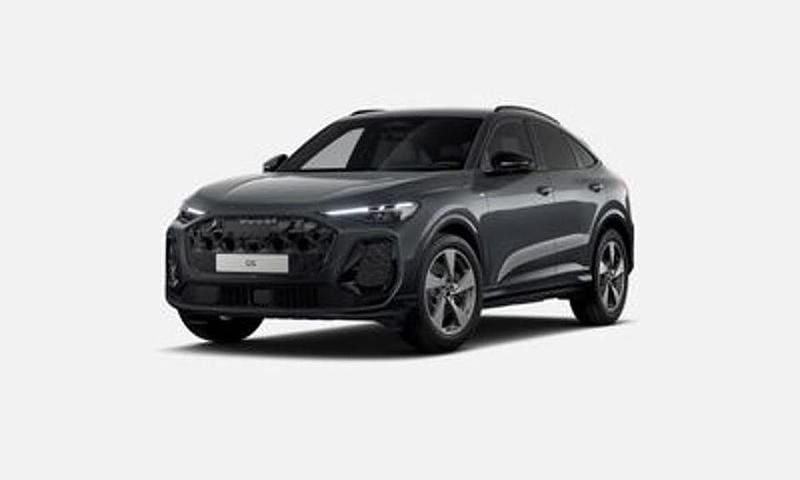 Grå Ny 2025 Audi Q5 Sportback S-Line SUV | 652 800 kr (Superpris) - Bild 1/4