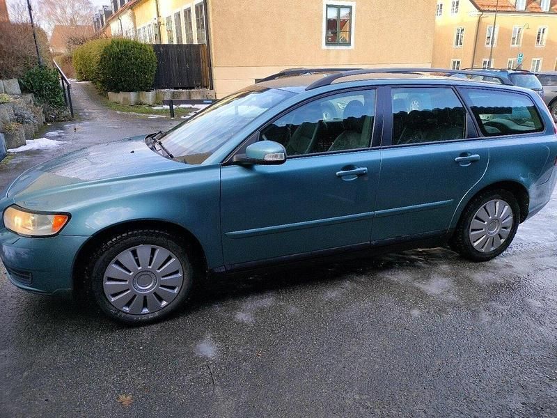 Blå Begagnad 2008 Volvo V50 Kinetic Kombi | 32 500 kr - Bild 1/4