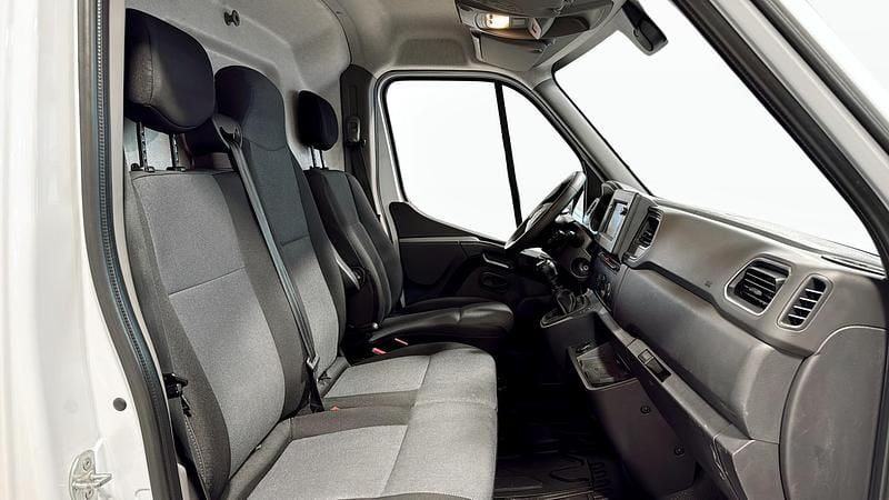 Begagnad Renault Master 150 HK (110 kW) 2023 Minibuss