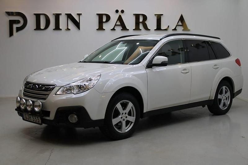 Vit Begagnad 2014 Subaru Outback Kombi | 69 900 kr (Marknadspris) - Bild 1/4