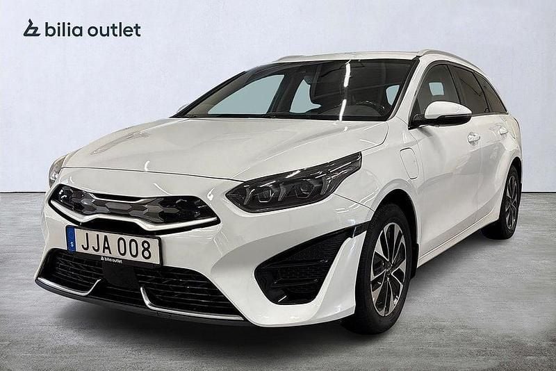 Vit Begagnad 2022 Kia Ceed Sportswagon Advance Kombi | 214 900 kr (Bra pris) - Bild 1/4