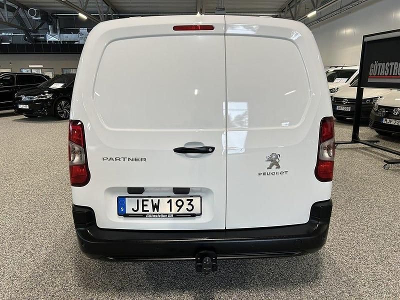 Begagnad Peugeot Partner 102 HK (75 kW) 2021 Vit Minibuss