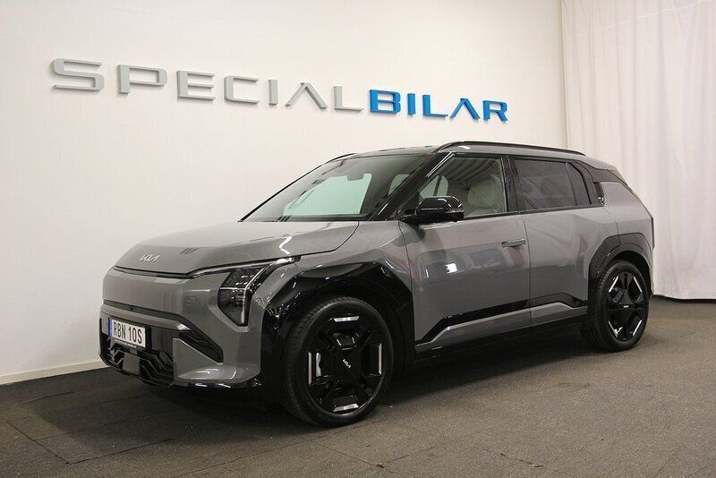 Grå Begagnad 2024 Kia EV3 4 SUV | 519 000 kr (Lite dyr) - Bild 1/4