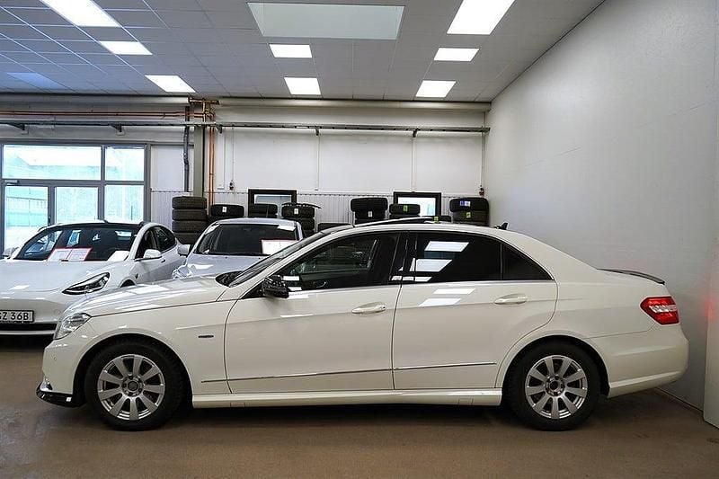 Begagnad Mercedes E220 Avantgarde 170 HK (125 kW) 2010 Vit Sedan