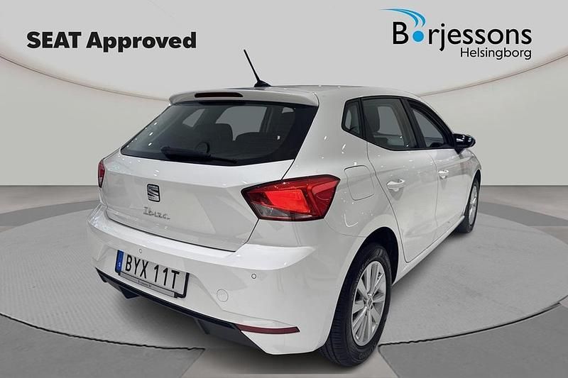 Begagnad Seat Ibiza Style 112 HK (82 kW) 2023 Vit Halvkombi