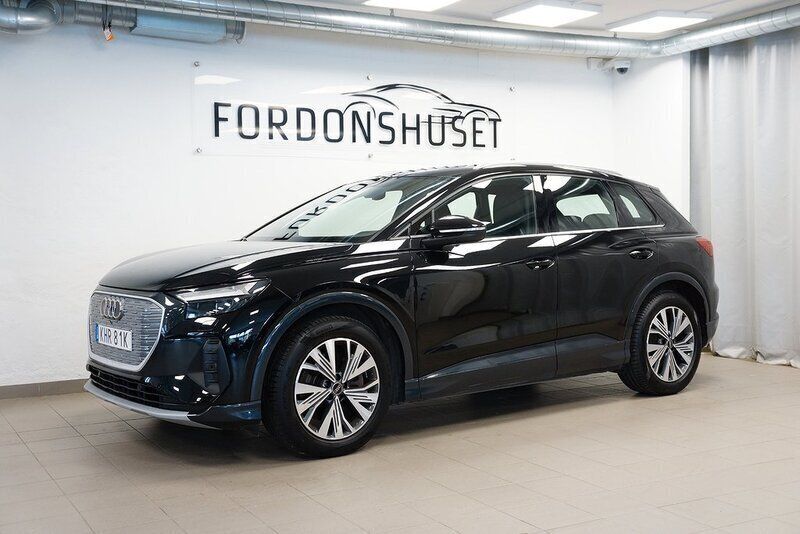 Svart Begagnad 2022 Audi Q4 e-tron Sport SUV | 349 000 kr (Superpris) - Bild 1/4