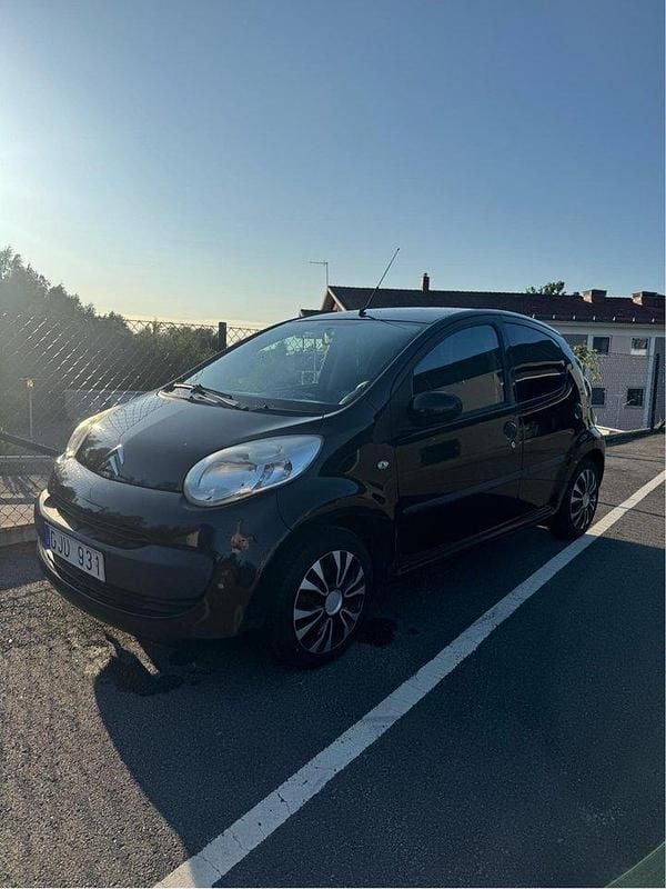 Svart Begagnad 2008 Citroën C1 Halvkombi | 25 000 kr (Marknadspris) - Bild 1/4