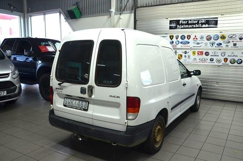Begagnad Seat Inca 75 HK (55 kW) 2002 Vit Minibuss