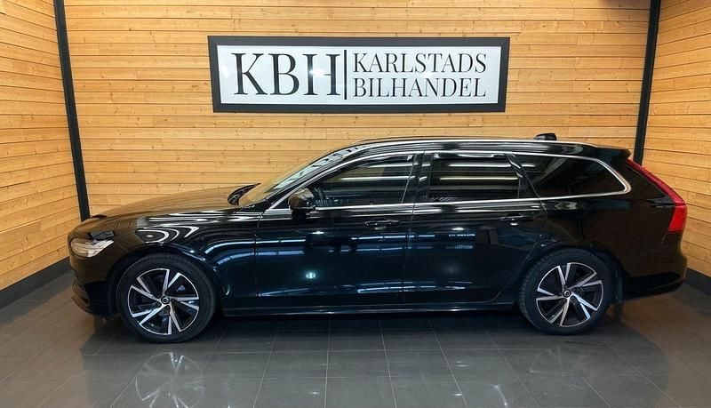 Svart Begagnad 2019 Volvo V90 Momentum Kombi | 169 900 kr (Marknadspris) - Bild 1/4