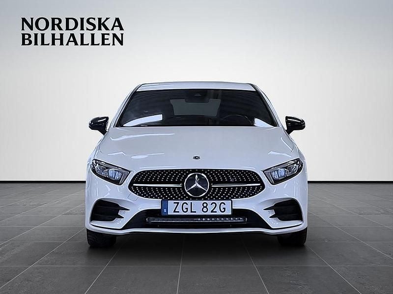 Begagnad Mercedes A250 AMG line 218 HK (160 kW) 2021 Vit