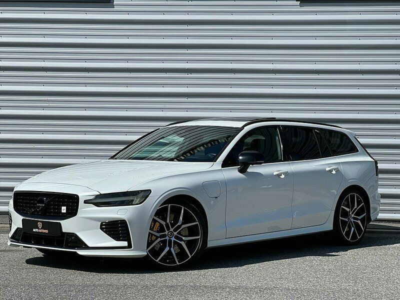 Vit Begagnad 2020 Volvo V60 R-Design Kombi | 659 900 kr - Bild 1/4