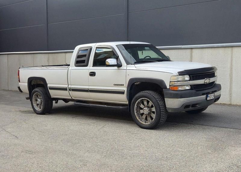 Vit Begagnad 2002 Chevrolet Silverado Van | 99 000 kr - Bild 1/4