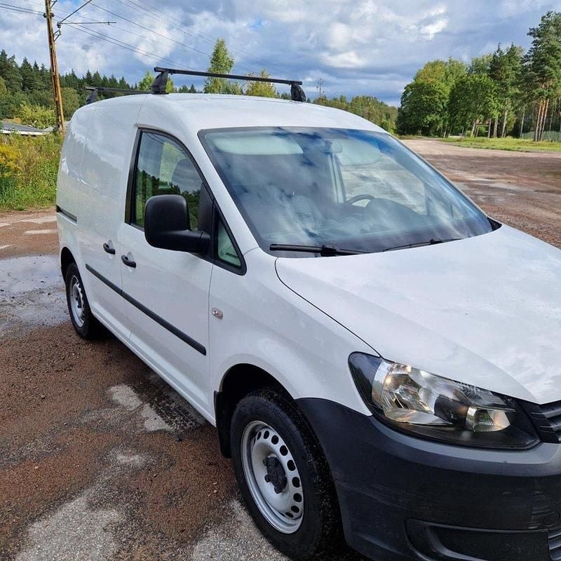 Vit Begagnad 2013 VW Caddy Minibuss | 75 000 kr (Marknadspris) - Bild 1/4