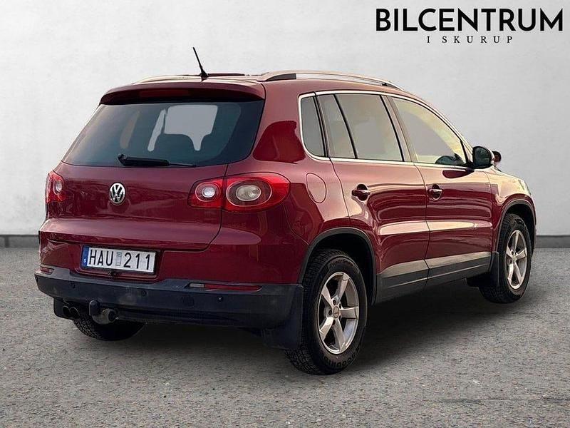 Begagnad VW Tiguan 200 HK (147 kW) 2008 Röd SUV