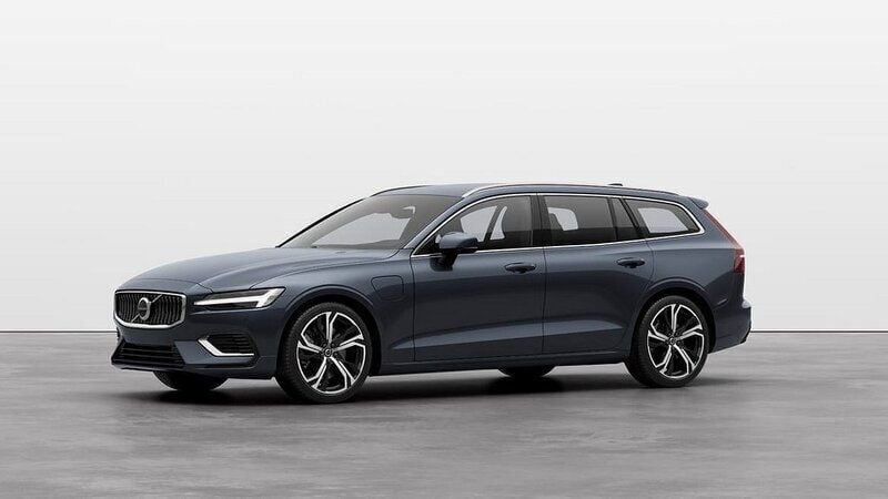 Mörkblå Begagnad 2024 Volvo V60 Plus Kombi | 593 700 kr - Bild 1/4