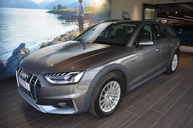 Grå Begagnad 2020 Audi A4 Allroad Proline Kombi | 319 000 kr (Marknadspris) - Bild 1/4