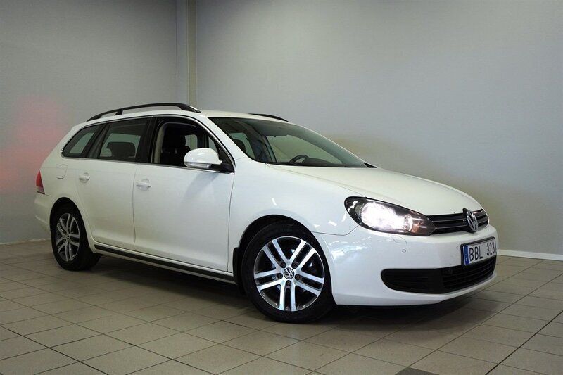 Vit Begagnad 2012 VW Golf VII Kombi | 44 900 kr (Marknadspris) - Bild 1/4