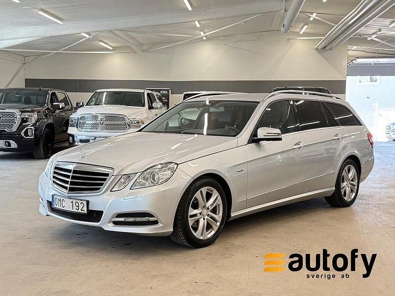 Silver Begagnad 2010 Mercedes E220 Avantgarde Kombi | 89 900 kr (Marknadspris) - Bild 1/4
