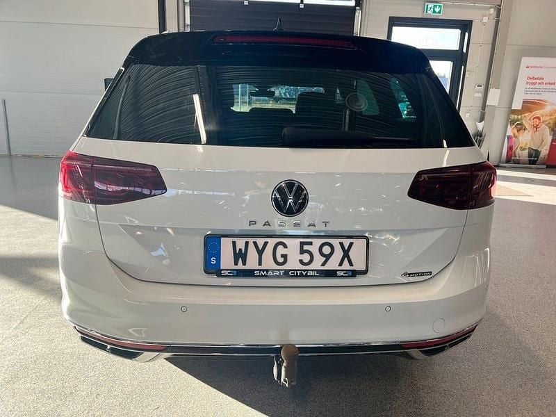 Begagnad VW Passat R-line 200 HK (147 kW) 2022 Vit Kombi
