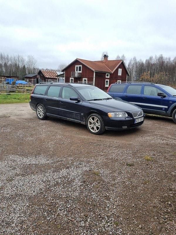 Blå Begagnad 2005 Volvo V70 Kombi | 13 000 kr (Bra pris) - Bild 1/1
