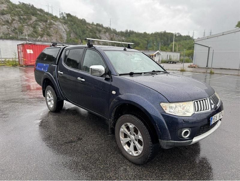 Blå Begagnad 2012 Mitsubishi L200 Pickup | 93 750 kr (Bra pris) - Bild 1/4