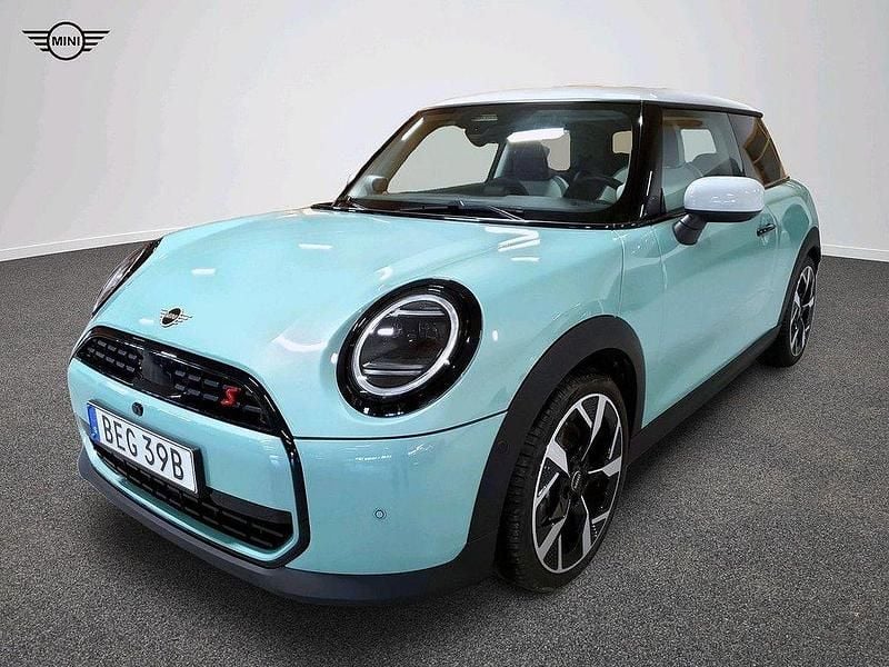 Grön Begagnad 2024 Mini Cooper S Halvkombi | 419 900 kr - Bild 1/4