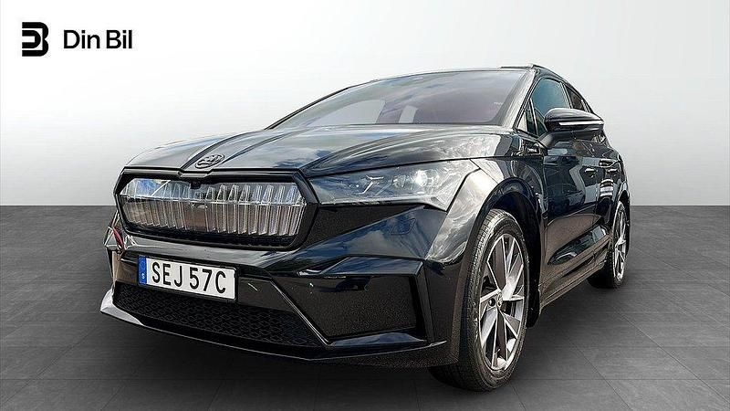 Svart (black magic metallic) Begagnad 2022 Skoda Enyaq iV SportLine SUV | 429 900 kr (Marknadspris) - Bild 1/4