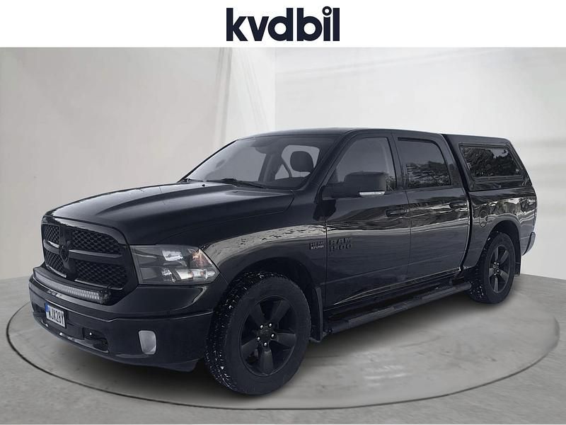 Svart Begagnad 2021 RAM 1500 Pickup | 419 000 kr (Dyr) - Bild 1/3