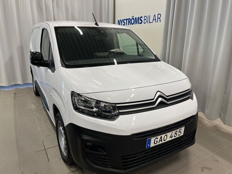 Vit Begagnad 2023 Citroën Berlingo Business Class Minibuss | 249 900 kr (Lite dyr) - Bild 1/4