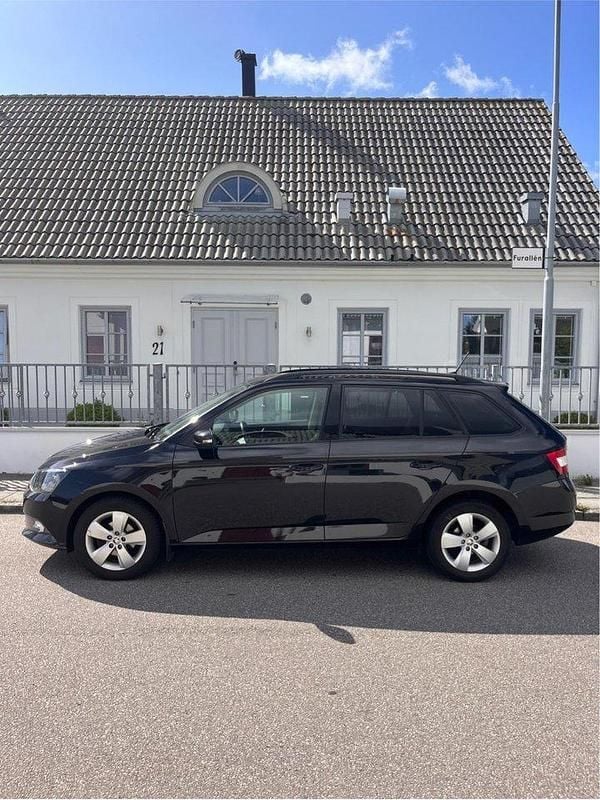Svart Begagnad 2018 Skoda Fabia Style Kombi | 97 900 kr (Bra pris) - Bild 1/4
